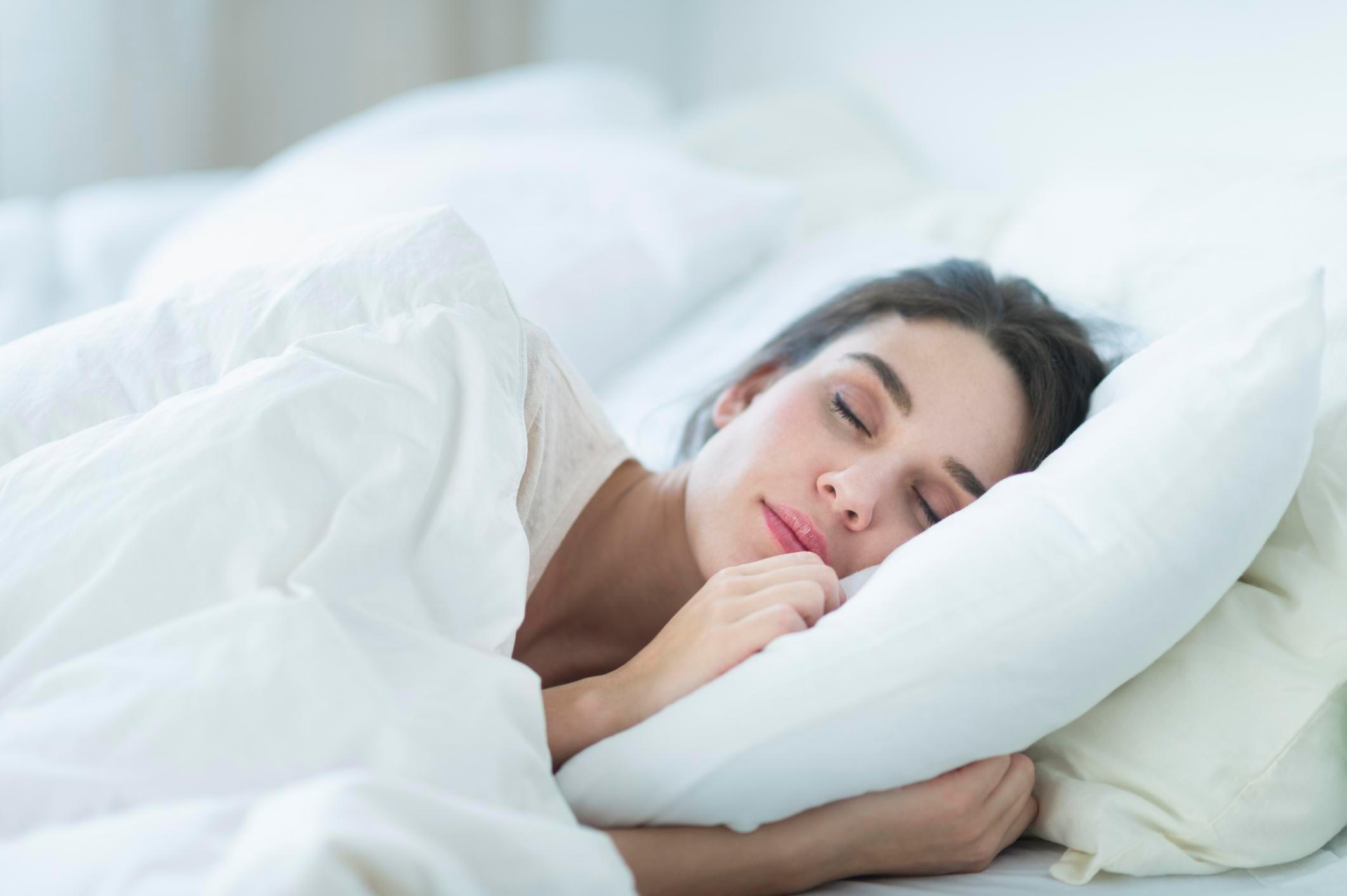 Những cách sau sẽ giúp bạn đi vào giấc ngủ nhanh hơn